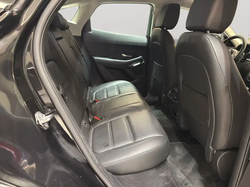 Jaguar E-Pace usata a Latina (5)