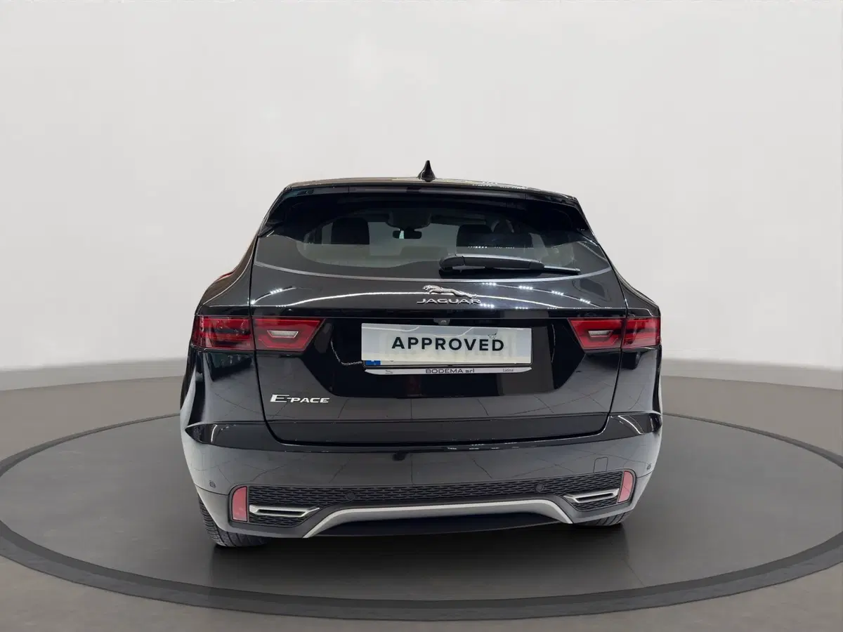 Jaguar E-Pace usata a Latina (7)