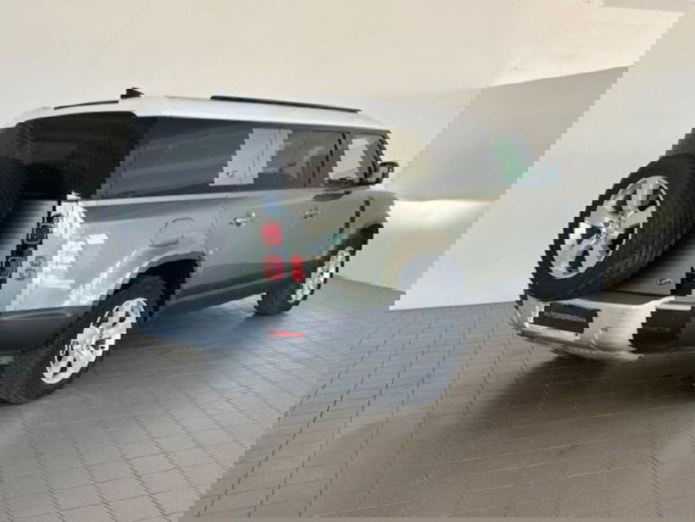 Land Rover Defender usata a Venezia (2)