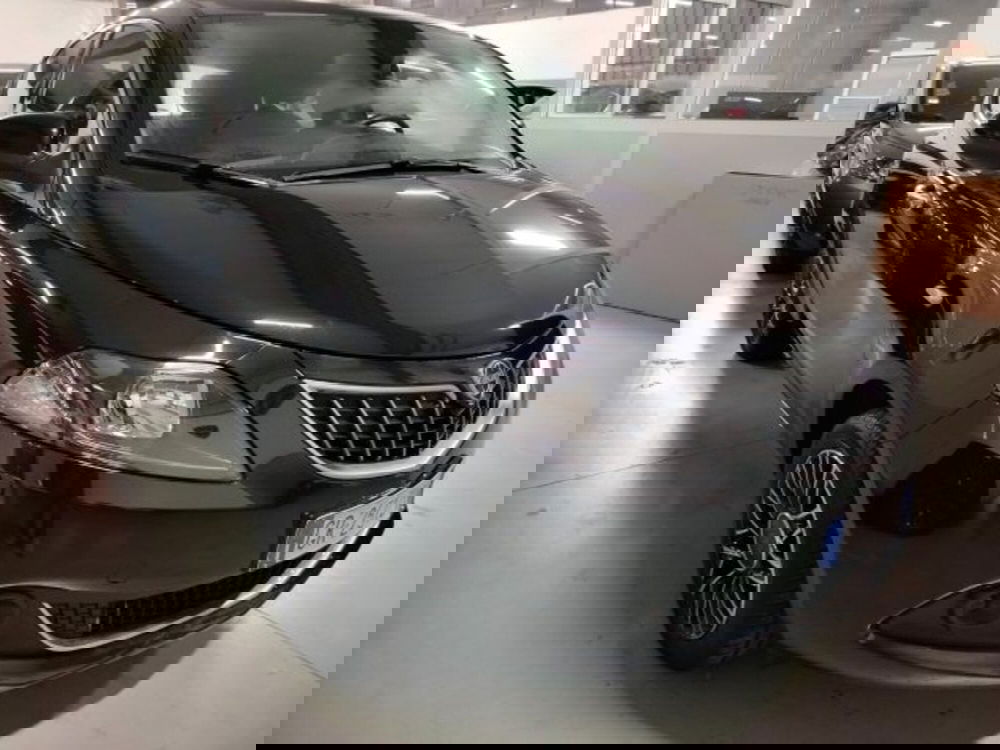 Lancia Ypsilon usata a Forlì-Cesena (2)