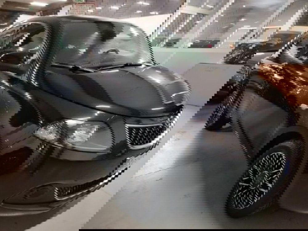 Lancia Ypsilon usata a Forlì-Cesena (4)