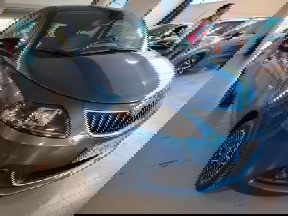 Lancia Ypsilon usata a Forlì-Cesena (4)