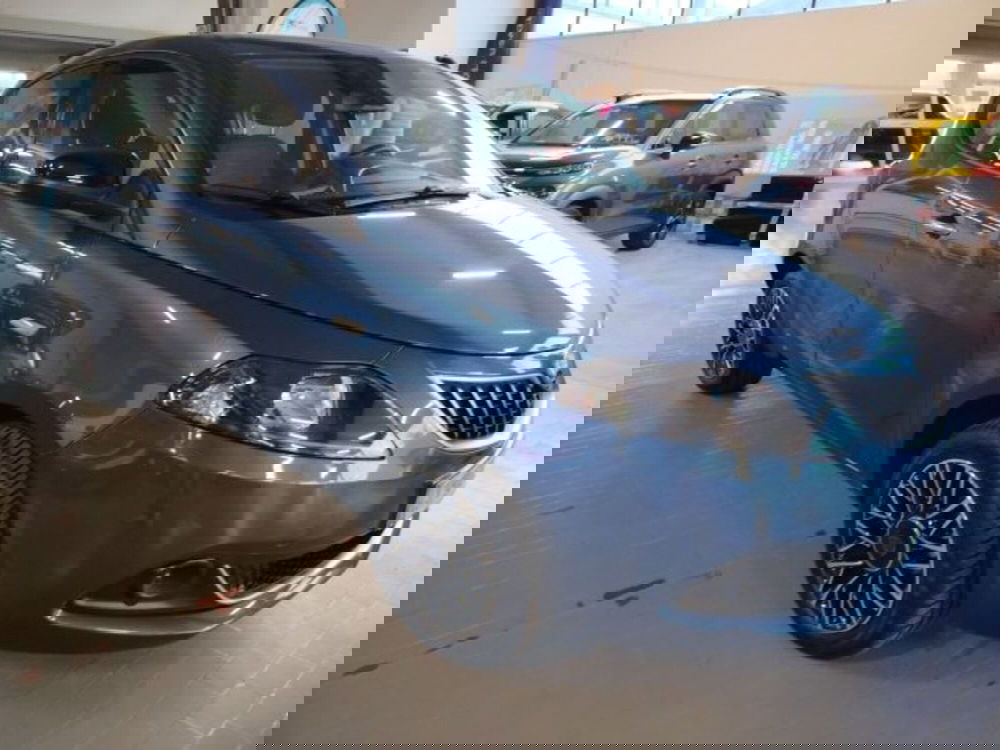 Lancia Ypsilon usata a Forlì-Cesena (5)