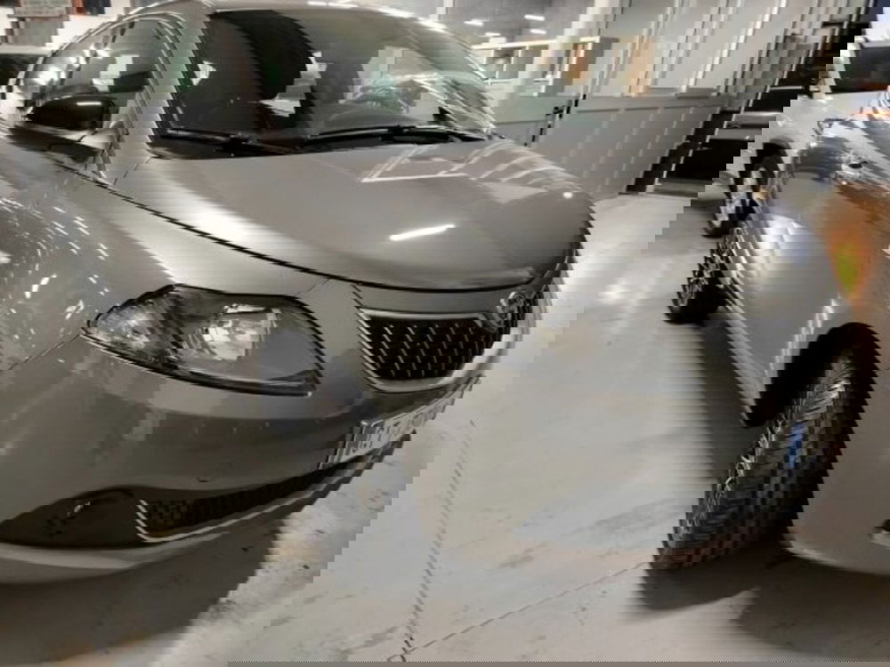 Lancia Ypsilon usata a Forlì-Cesena (4)