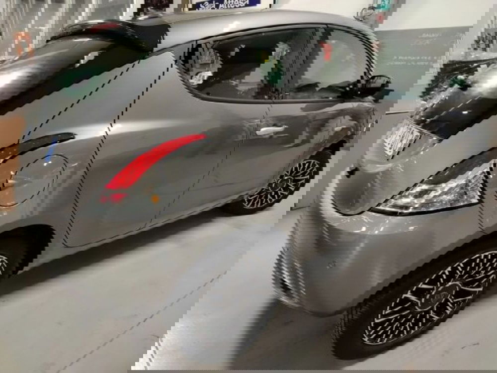 Lancia Ypsilon usata a Forlì-Cesena (8)