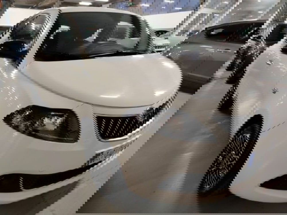 Lancia Ypsilon usata a Forlì-Cesena (4)