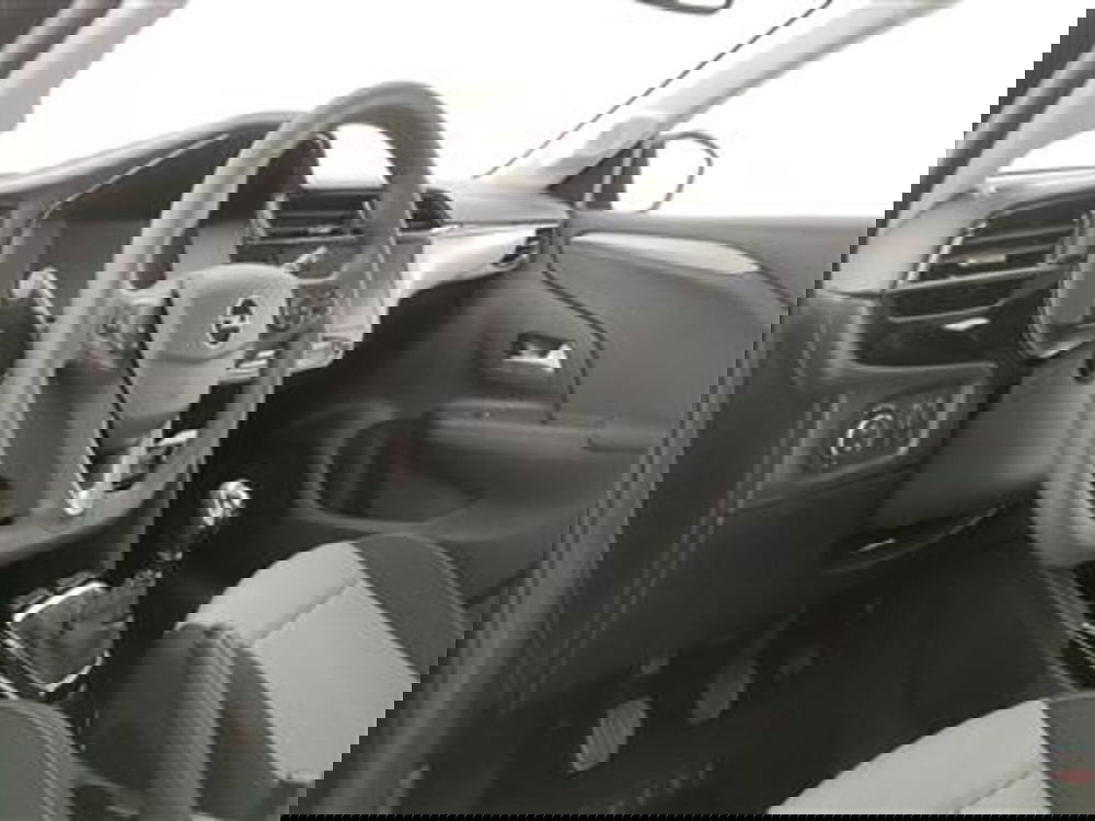 Opel Corsa nuova a Bari (14)