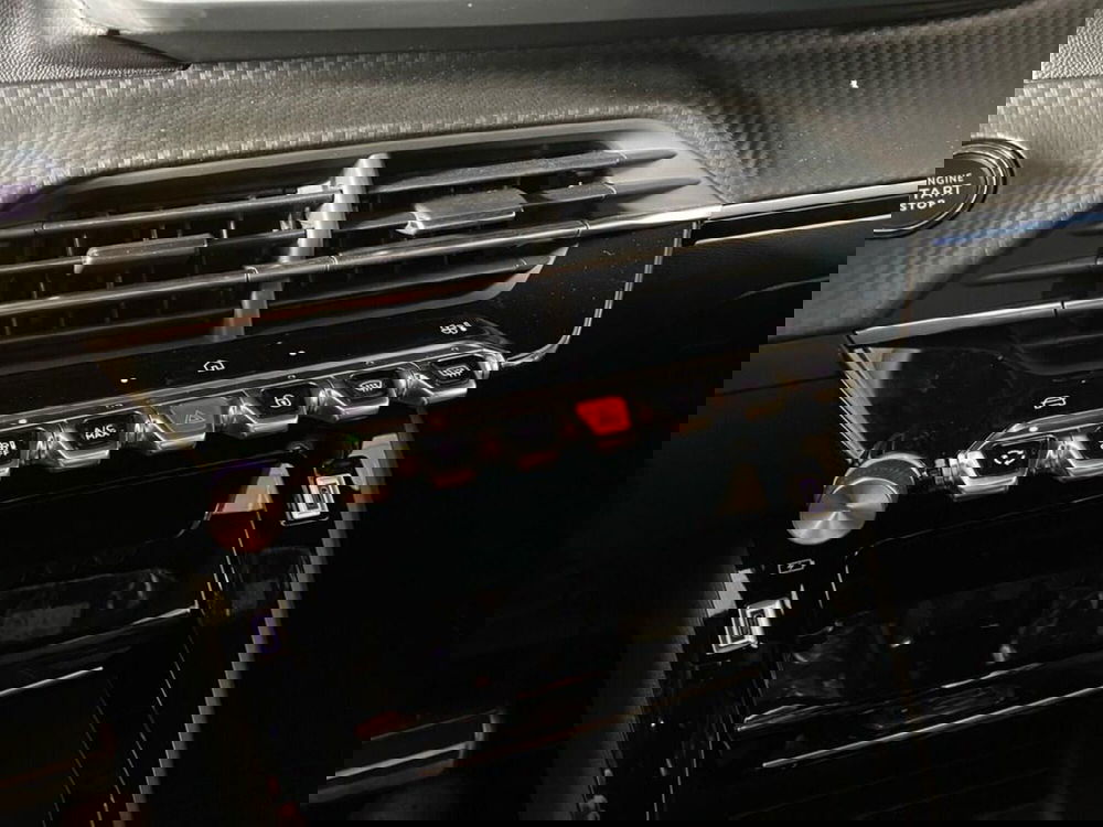 Peugeot 208 nuova a Torino (11)