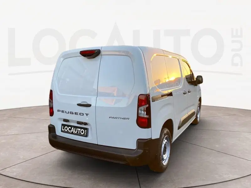 Peugeot Partner Furgone nuova a Torino (4)