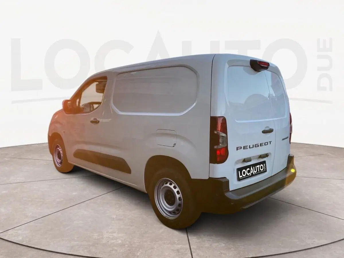 Peugeot Partner Furgone nuova a Torino (5)
