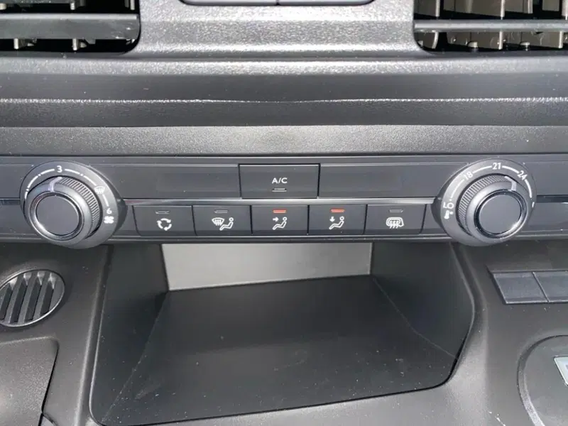 Peugeot Partner Furgone nuova a Torino (10)