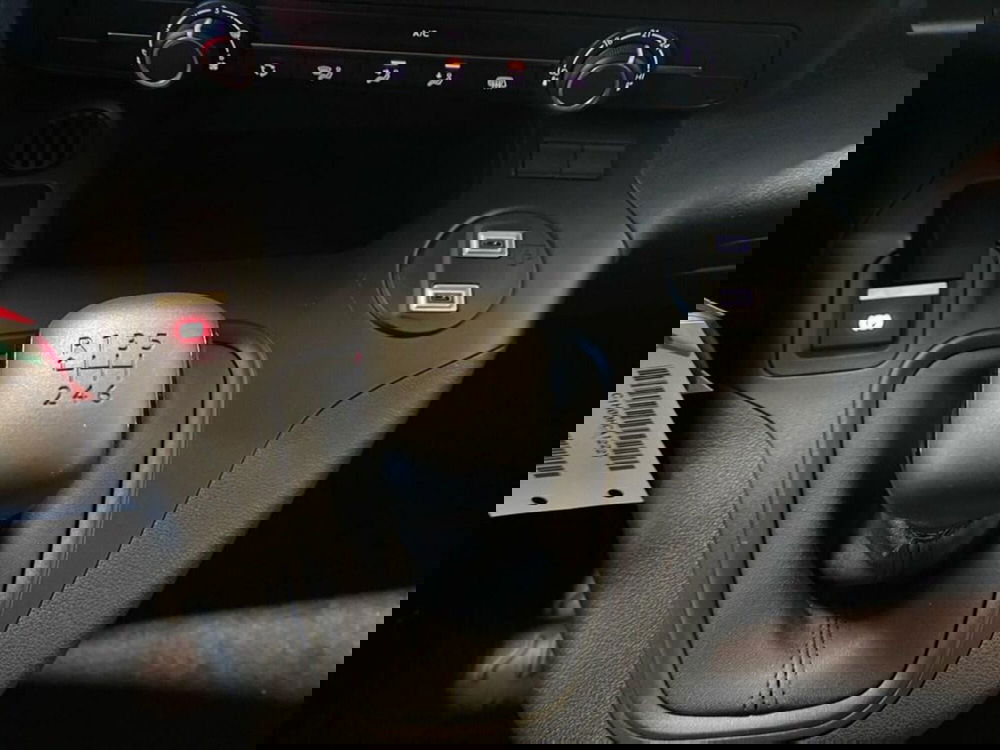 Peugeot Partner Furgone nuova a Torino (11)