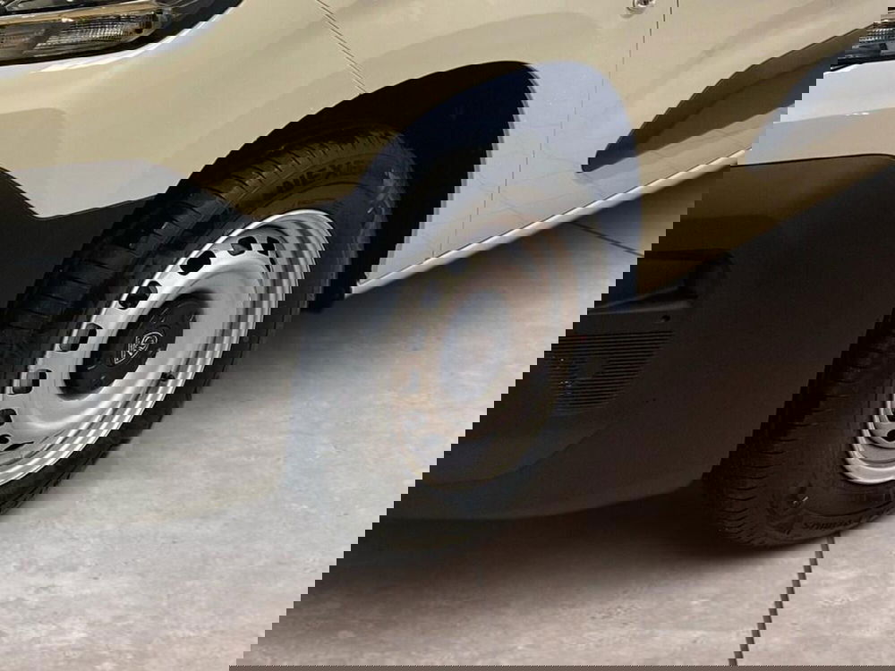 Peugeot Partner Furgone nuova a Torino (15)