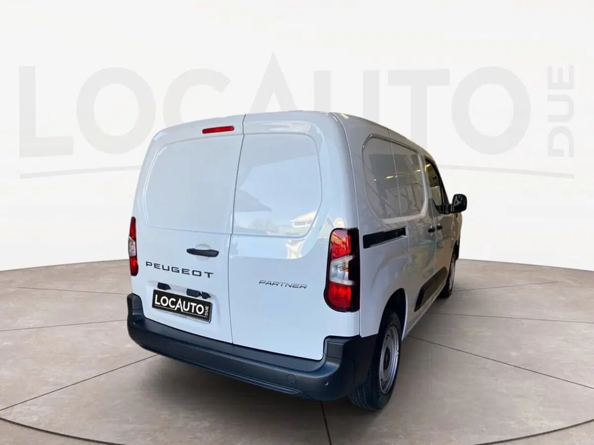 Peugeot Partner Furgone nuova a Torino (4)