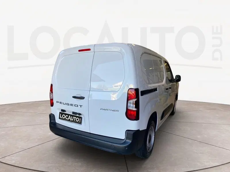 Peugeot Partner Furgone nuova a Torino (4)