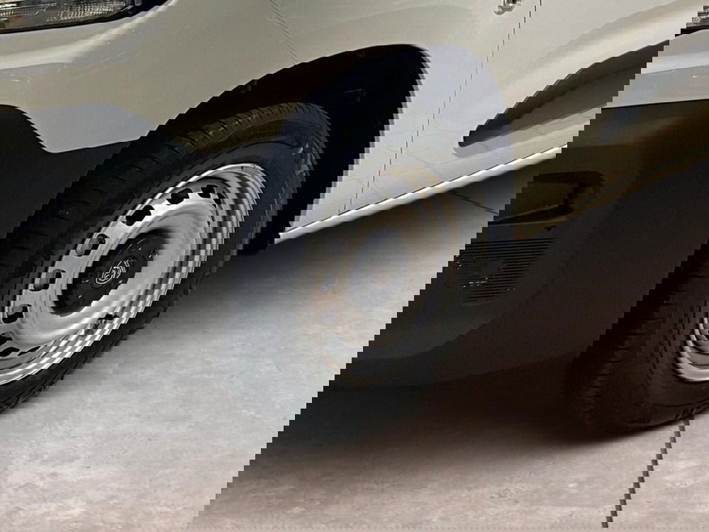 Peugeot Partner Furgone nuova a Torino (15)