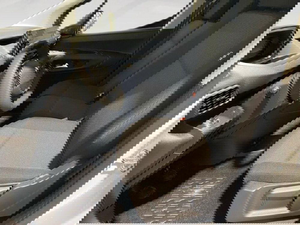 Peugeot Partner Furgone nuova a Torino (7)