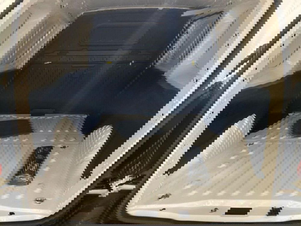 Peugeot Partner Furgone nuova a Torino (8)