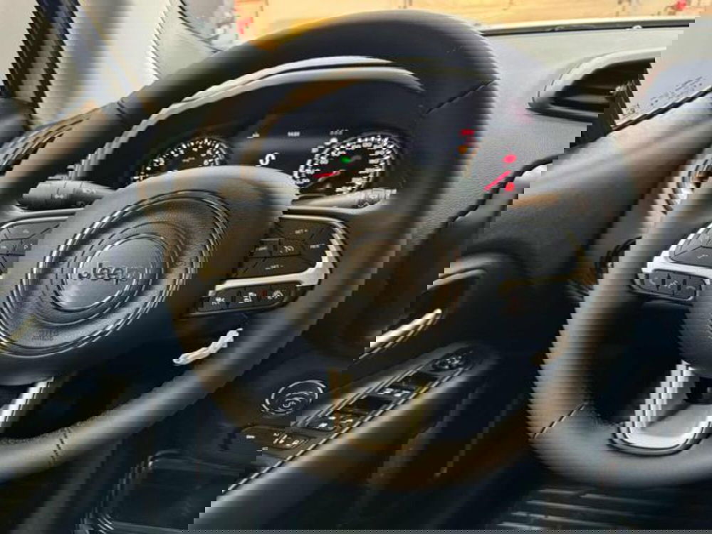 Jeep Renegade nuova a Vercelli (12)