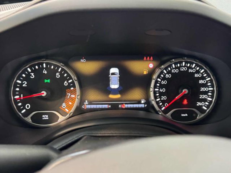 Jeep Renegade nuova a Vercelli (13)