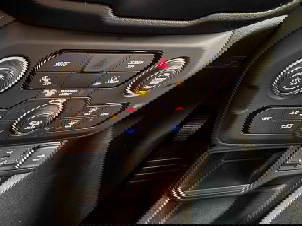 Jeep Renegade nuova a Vercelli (14)