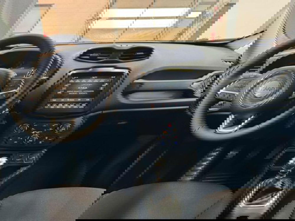 Jeep Renegade nuova a Vercelli (15)