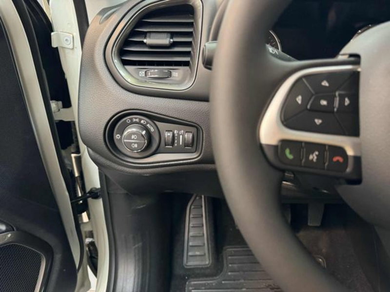 Jeep Renegade nuova a Vercelli (16)