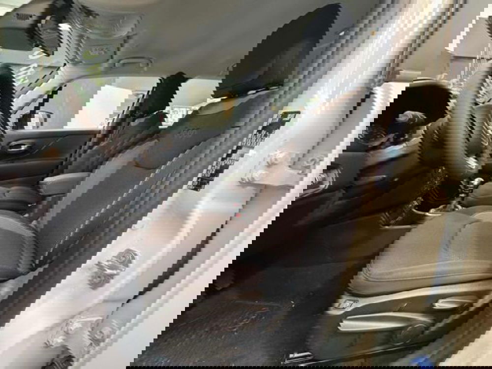 Jeep Renegade nuova a Vercelli (17)