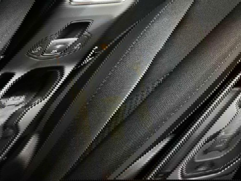 Jeep Renegade nuova a Vercelli (18)