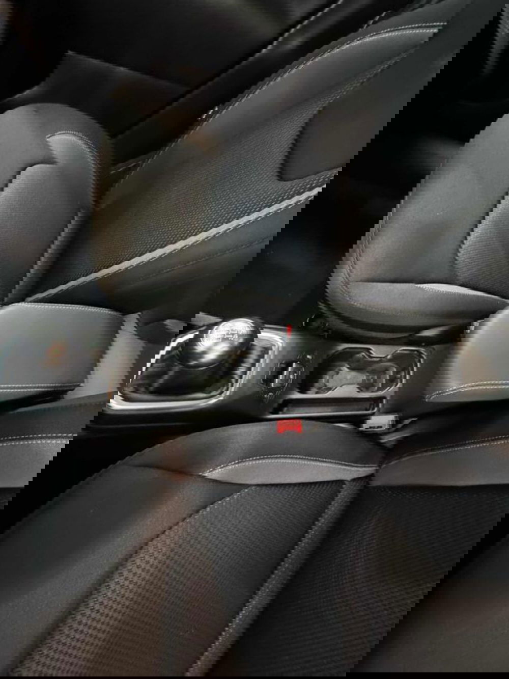 Jeep Renegade nuova a Vercelli (19)