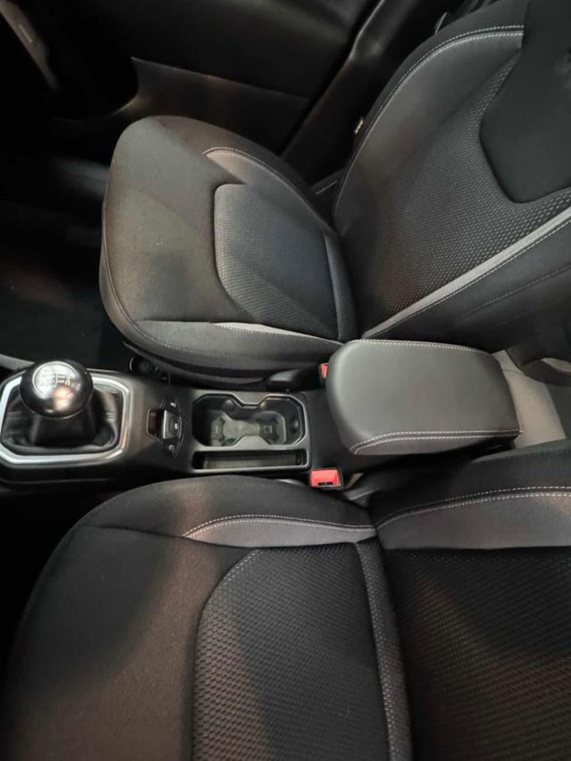 Jeep Renegade nuova a Vercelli (19)