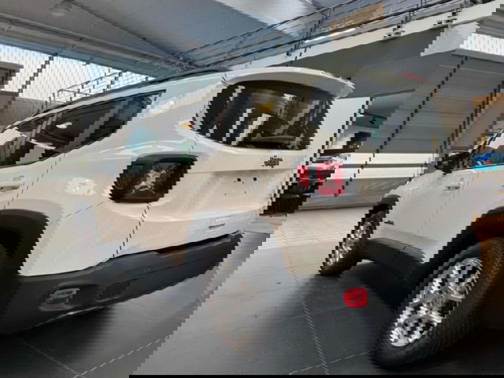 Jeep Renegade nuova a Vercelli (5)