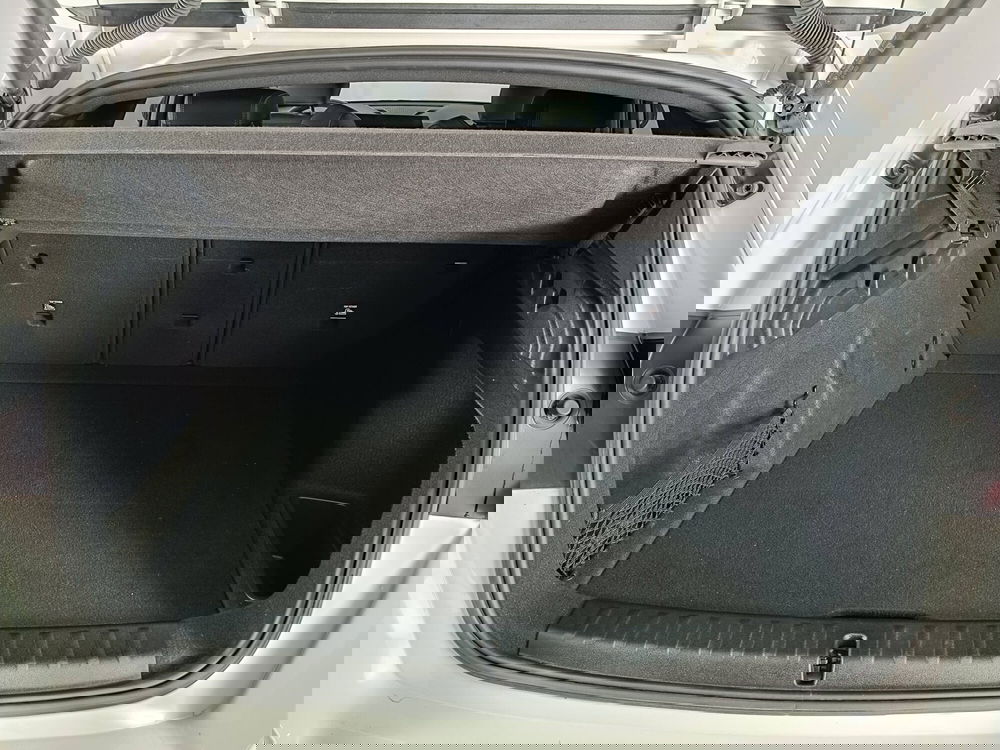 BMW iX1 usata a Ascoli Piceno (14)