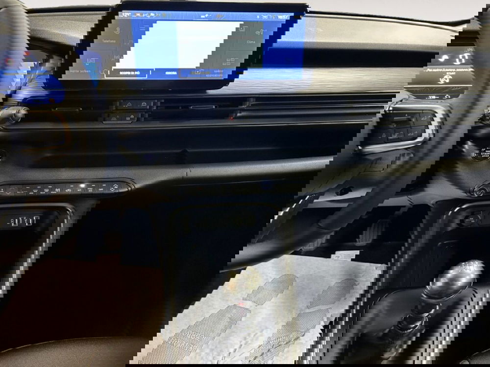 Jeep Avenger nuova a Verona (8)