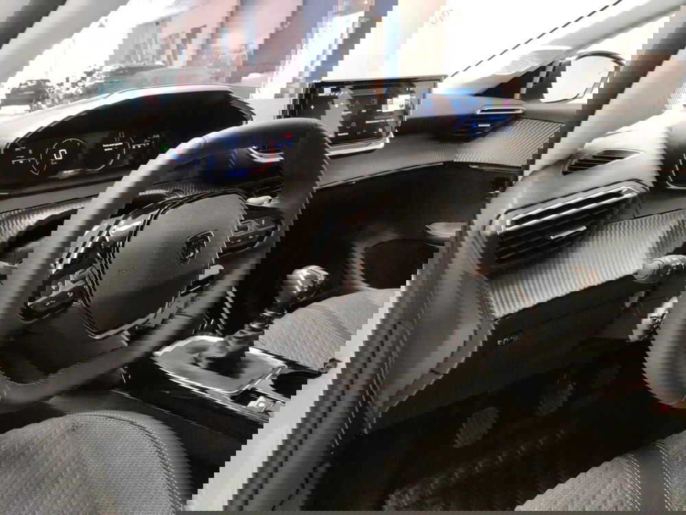 Peugeot 208 nuova a L'Aquila (11)