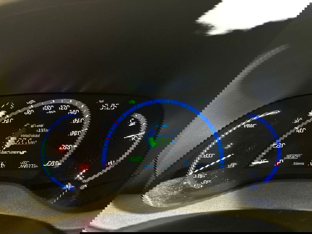 Toyota Yaris Cross usata a Lecco (8)