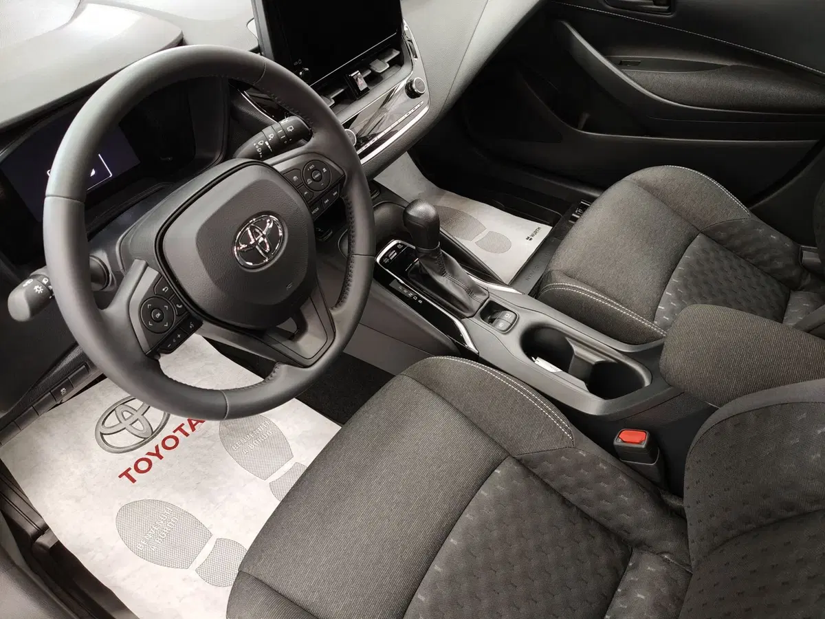 Toyota Corolla Touring Sports nuova a Roma (11)