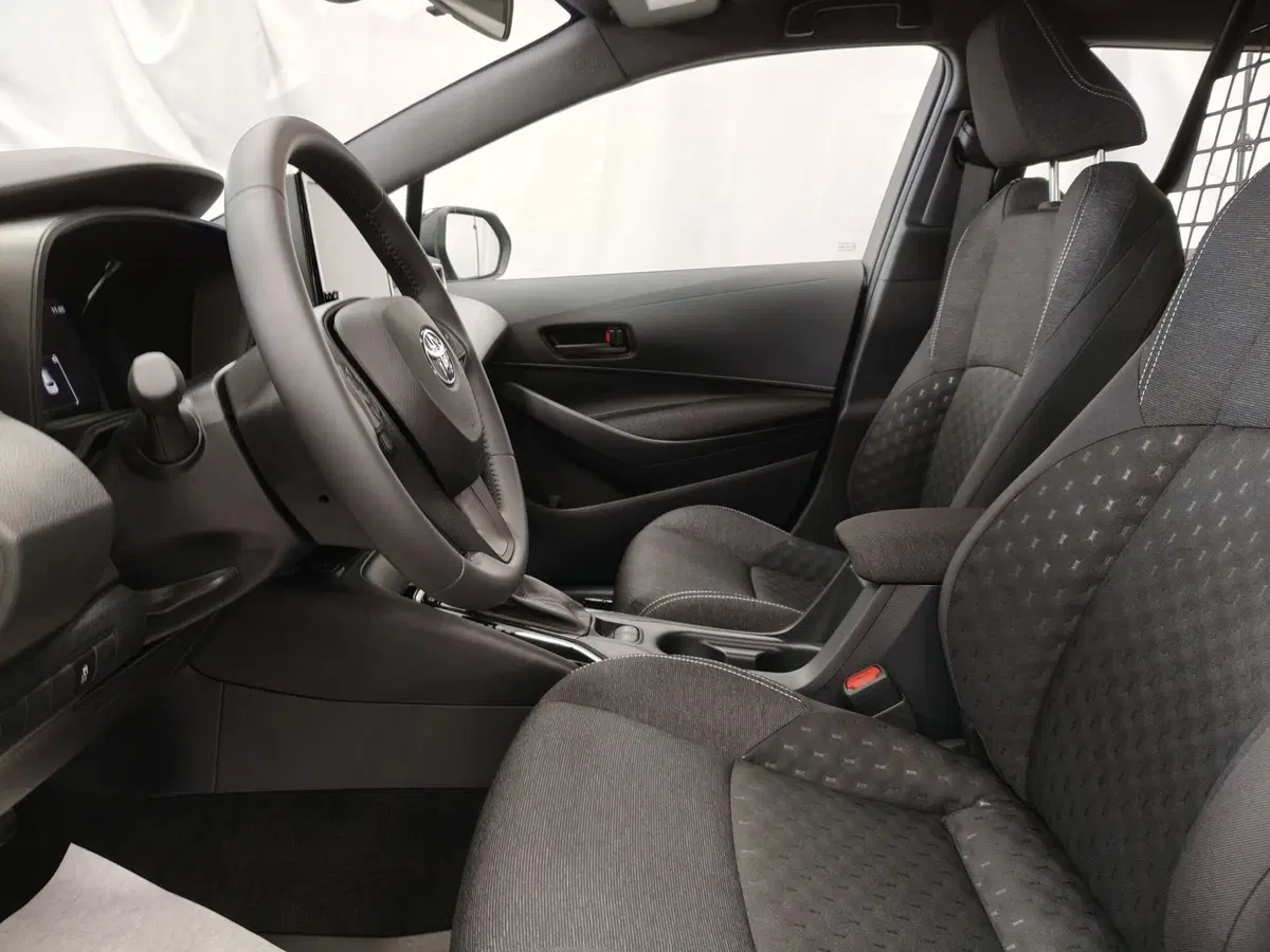 Toyota Corolla Touring Sports nuova a Roma (13)