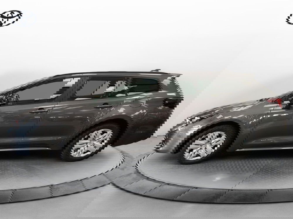 Toyota Corolla Touring Sports nuova a Roma (2)