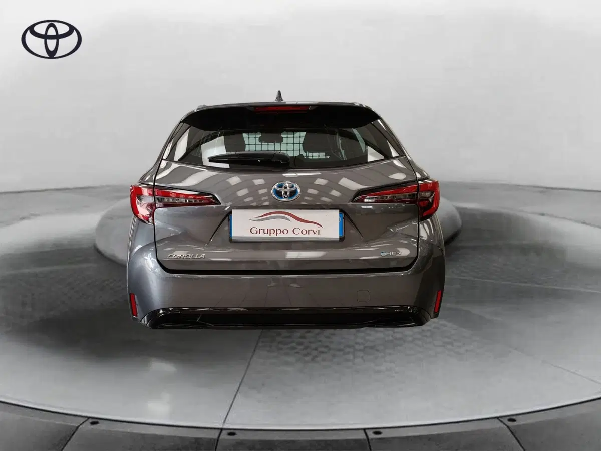 Toyota Corolla Touring Sports nuova a Roma (3)