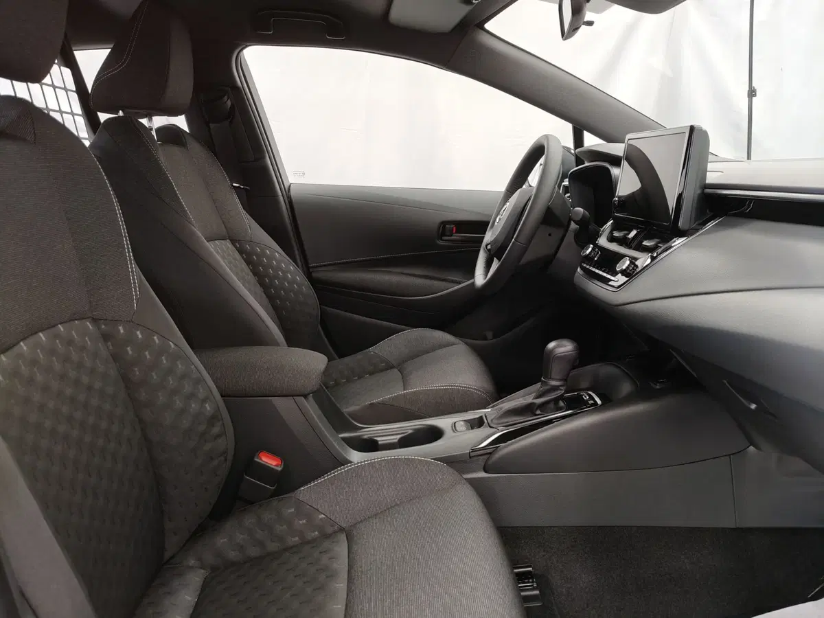 Toyota Corolla Touring Sports nuova a Roma (5)