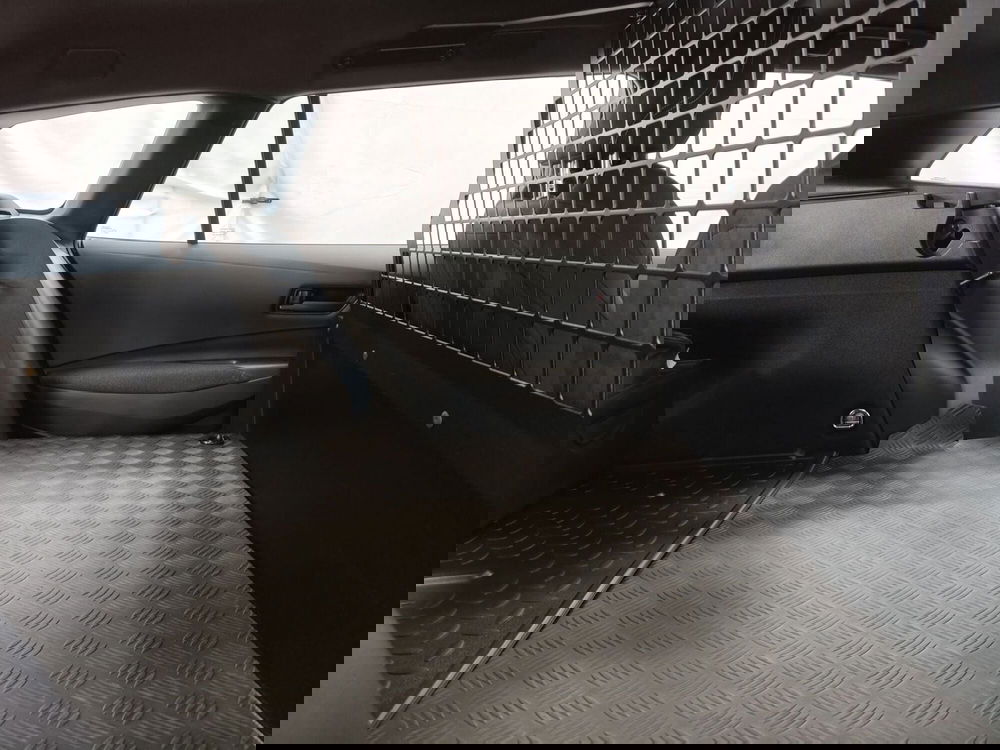 Toyota Corolla Touring Sports nuova a Roma (7)