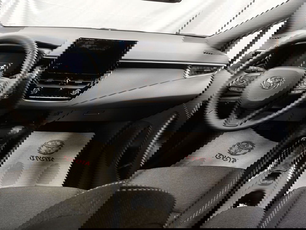 Toyota Corolla Touring Sports nuova a Roma (8)