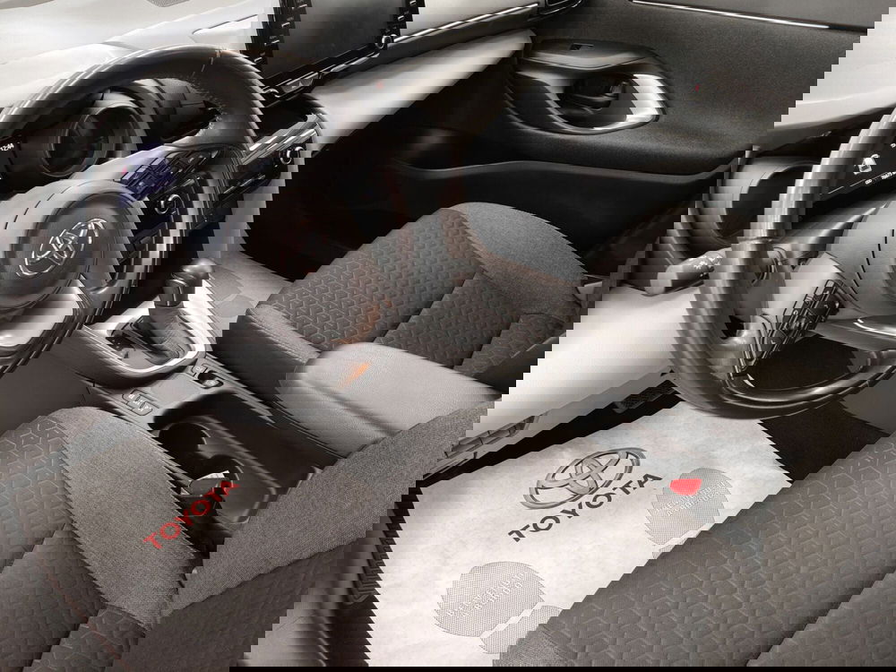 Toyota Yaris Cross usata a Roma (12)