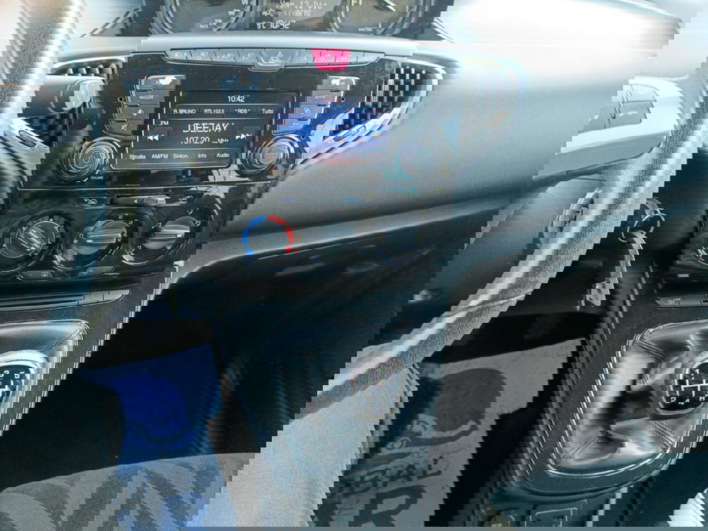 Lancia Ypsilon usata a Bologna (13)