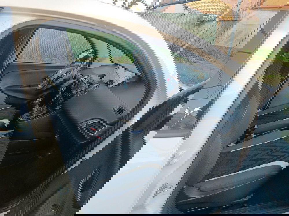 Lancia Ypsilon usata a Bologna (7)