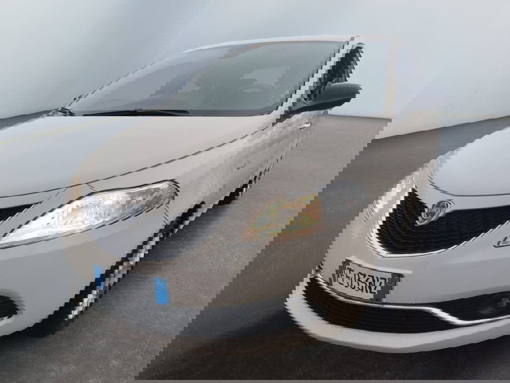 Lancia Ypsilon usata a Modena