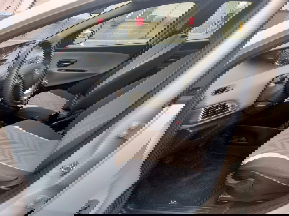 Lancia Ypsilon usata a Modena (9)