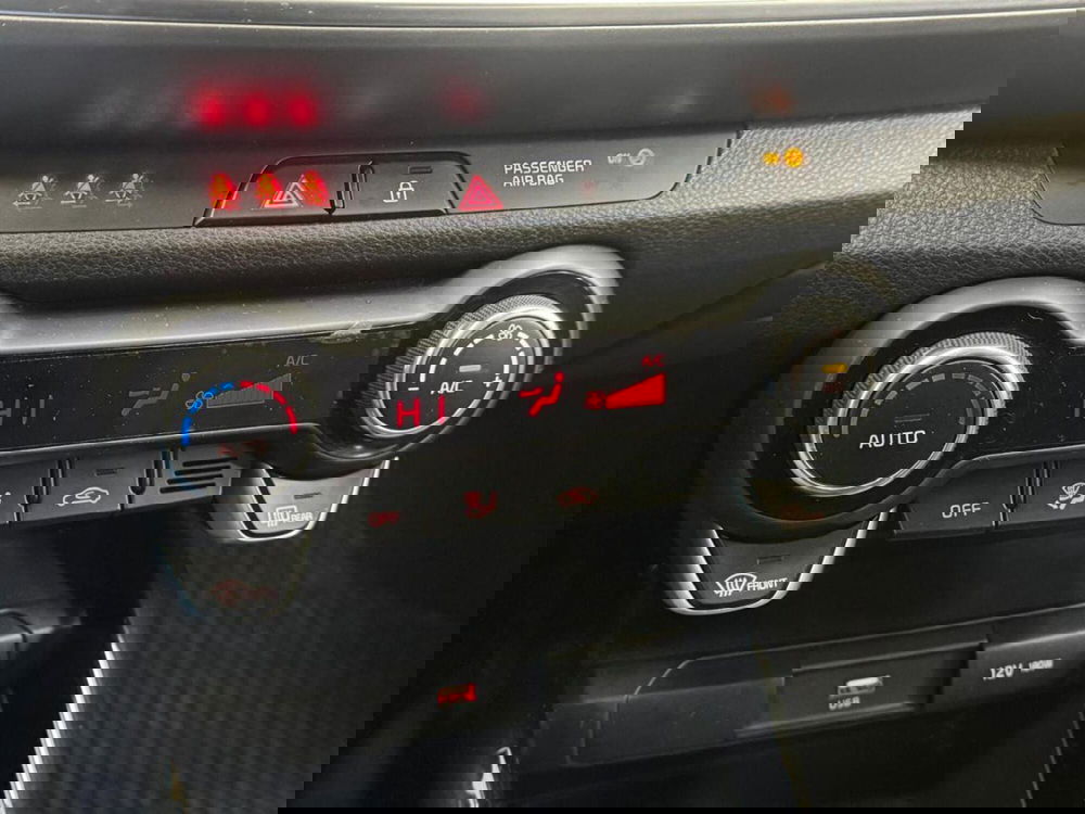 Kia Stonic usata a Como (17)