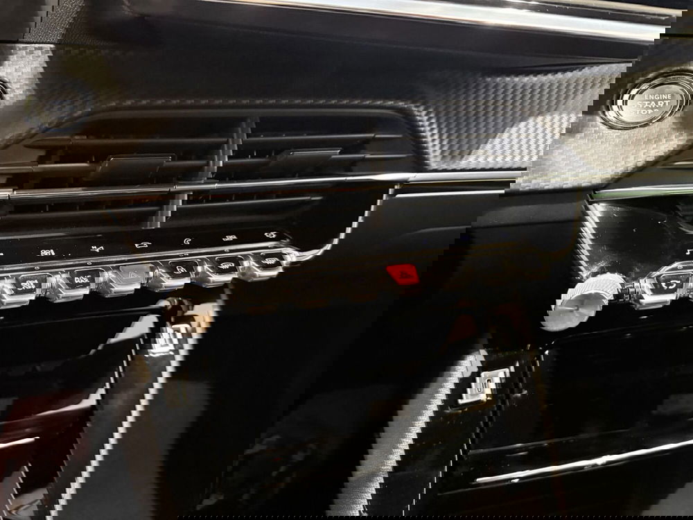 Peugeot 3008 usata a Latina (9)